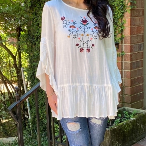 LAST ONE Gypsy Embroidery Peplum BellSleeve Top - Picture 2 of 16